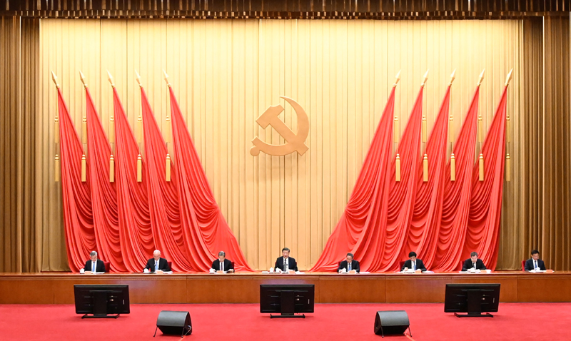 4月3日，学习贯彻习近平新时代中国特色社会主义思想主题教育工作会议在北京召开。中共中央总书记、国家主席、中央军委主席习近平出席会议并发表重要讲话。李强、赵乐际、王沪宁、蔡奇、丁薛祥、李希、韩正出席会议。